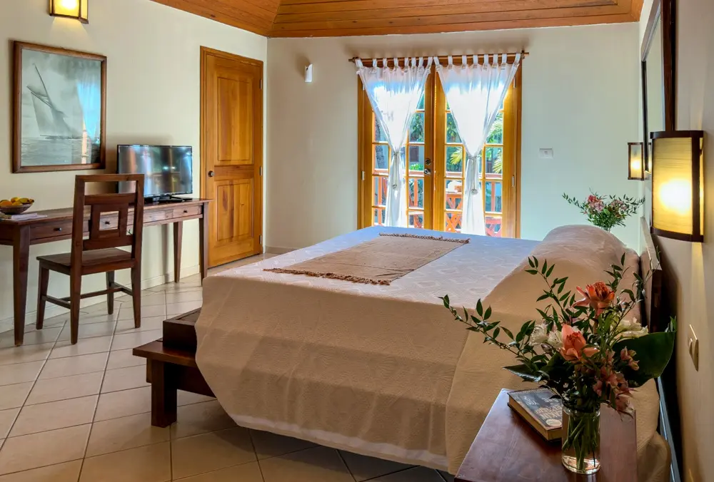 Deluxe Hotel Rooms